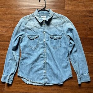 American Eagle button down